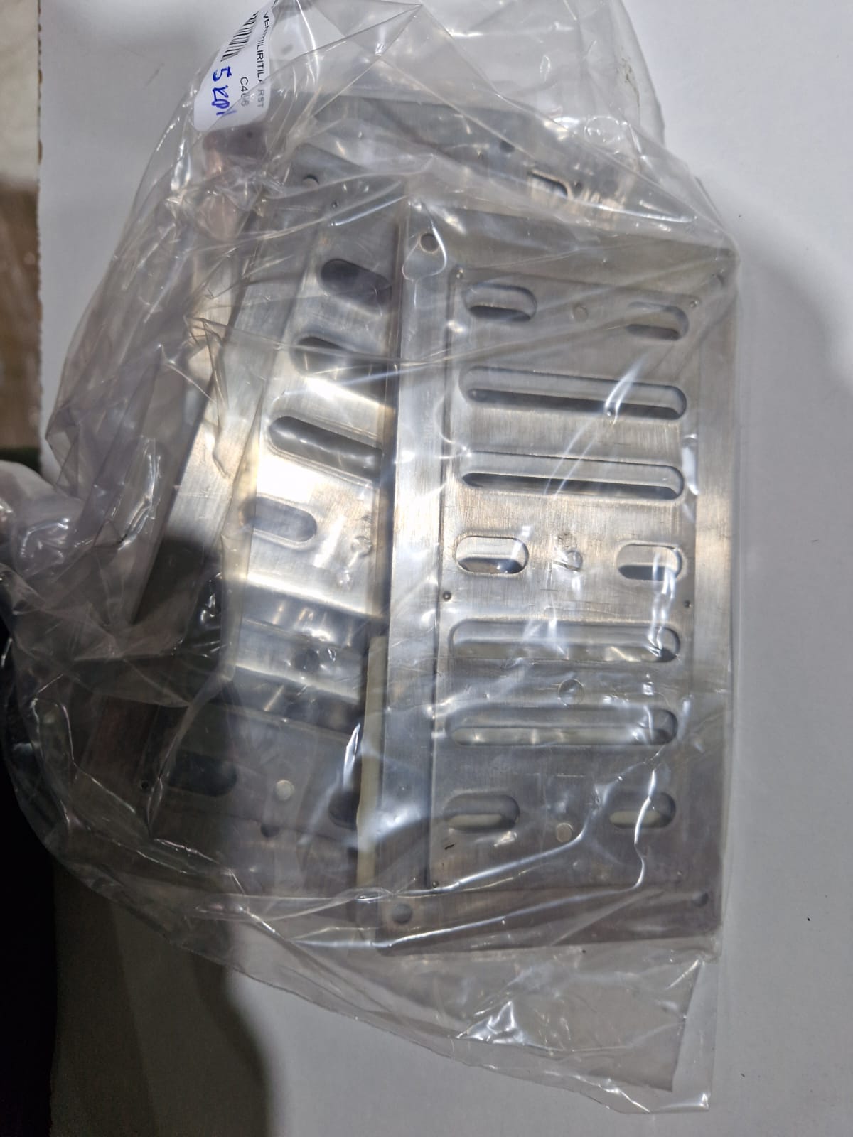 Roostevaba ventilatsiooniava