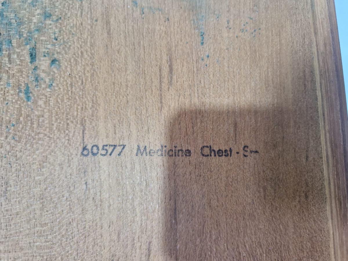 Whitecap tiikpuust peegelkapp 60577